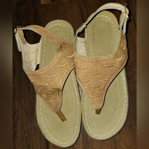 Womens Sz 11 Brown Orthopedic Sandals w Cute Wave Design Stitching, Low Wedge